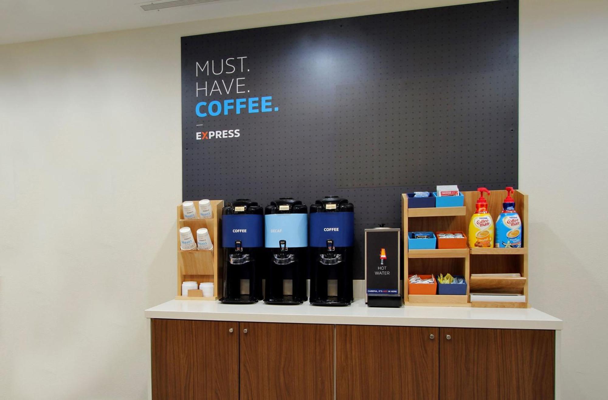 Holiday Inn Express & Suites Indianapolis - East By Ihg Εξωτερικό φωτογραφία