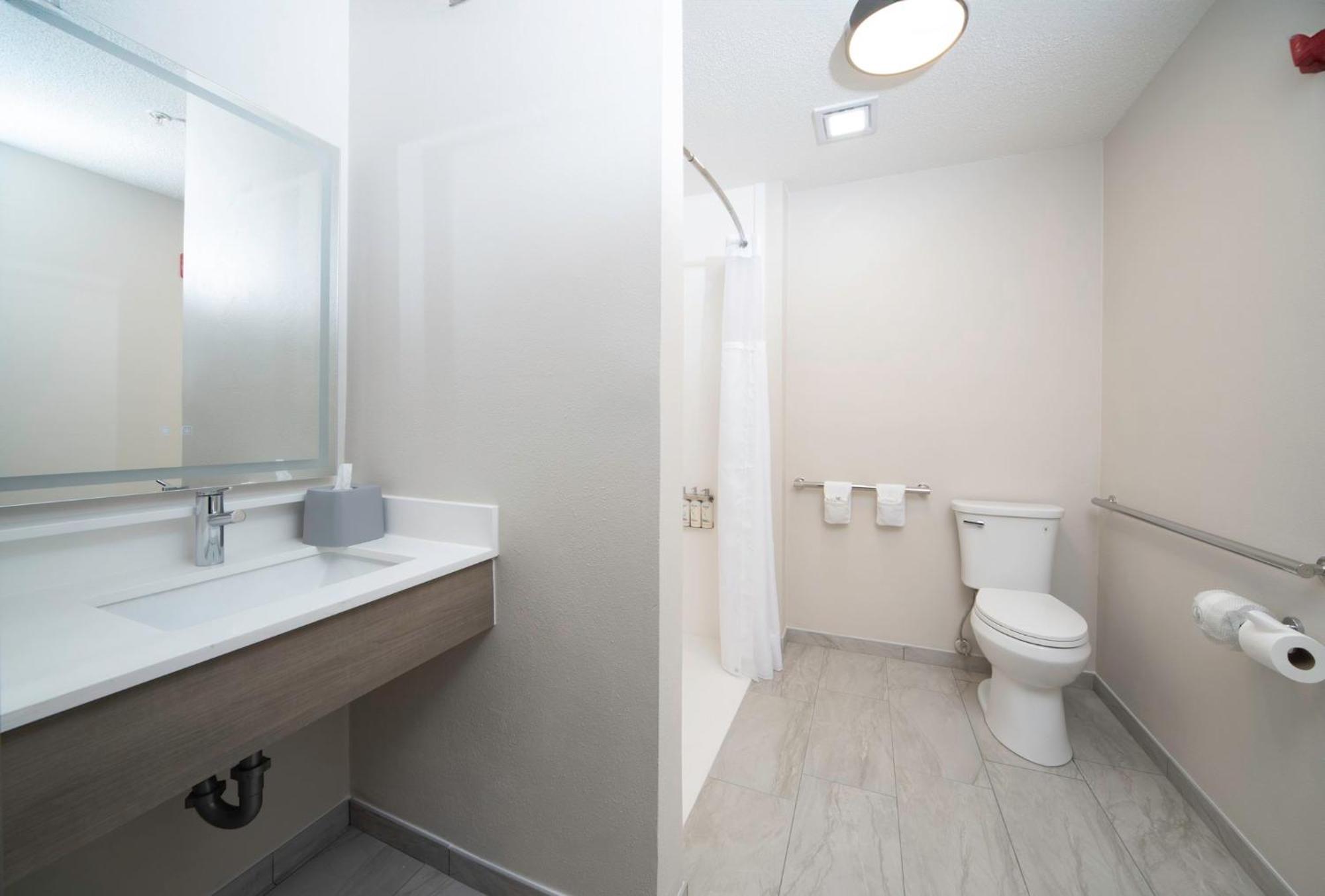 Holiday Inn Express & Suites Indianapolis - East By Ihg Εξωτερικό φωτογραφία