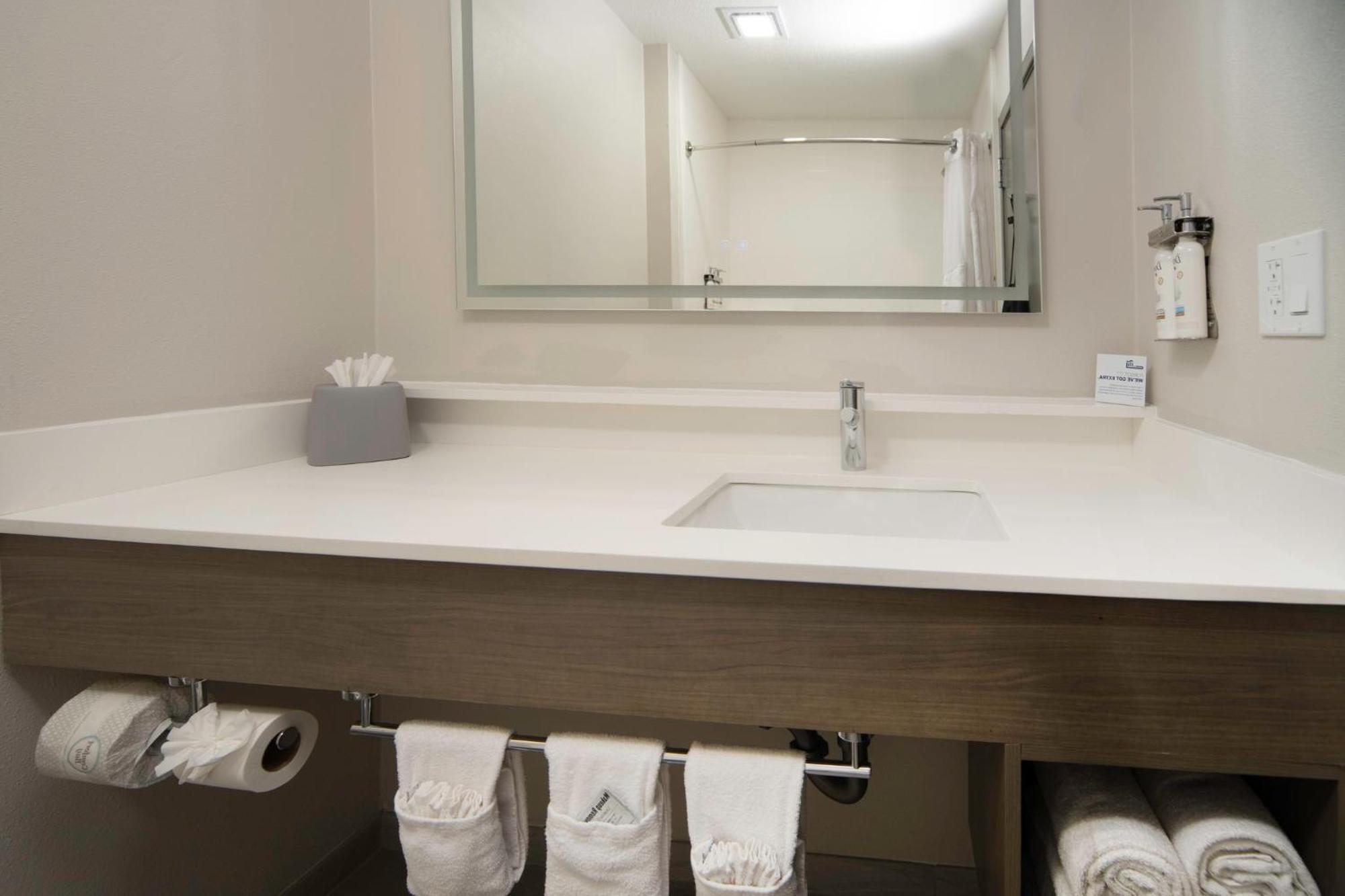 Holiday Inn Express & Suites Indianapolis - East By Ihg Εξωτερικό φωτογραφία